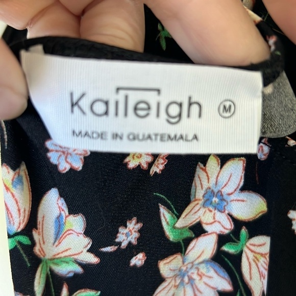 NWOT Kaileigh Rica Cropped Strappy Sleeveless Knit Floral Jumpsuit Size M - Picture 5 of 8